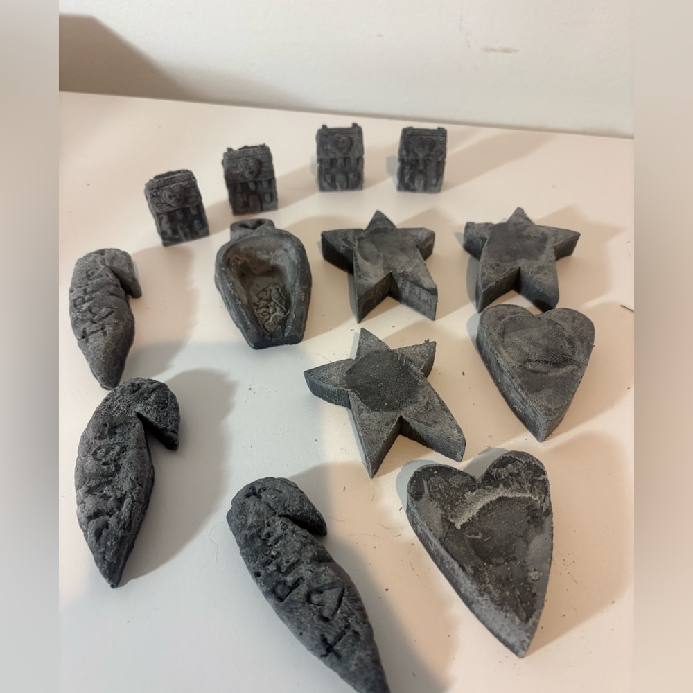 Decorative Homemade Black Small Primitive Wax Melts Crow House Star Country